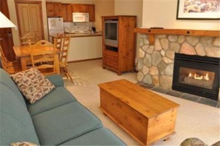 Fireside Lodge Sun Peaks Ruang foto