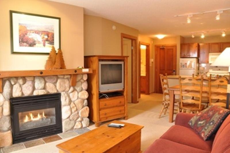 Fireside Lodge Sun Peaks Ruang foto
